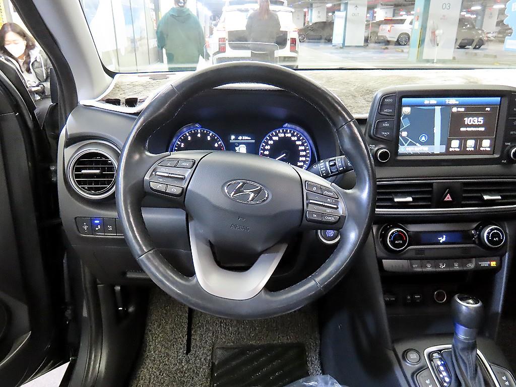 HYUNDAI Kona - Vista 8