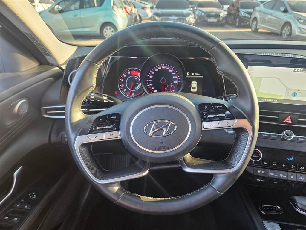 HYUNDAI Avante - Vista 7