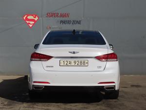 HYUNDAI Genesis - Vista 8