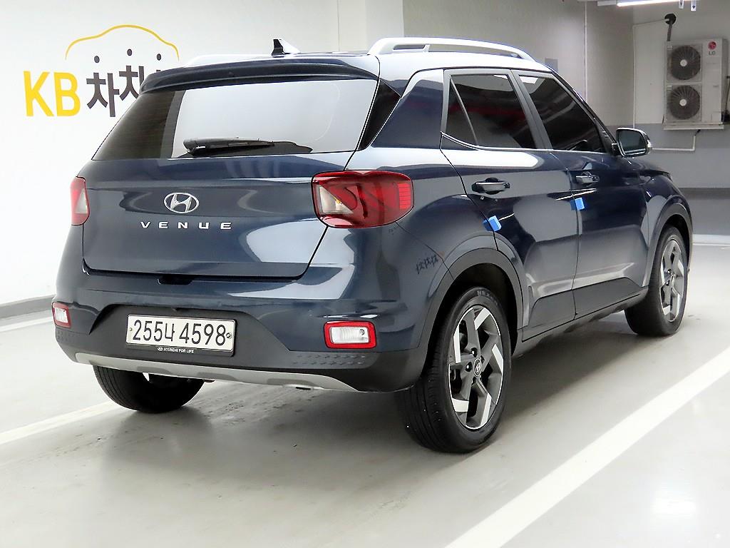HYUNDAI Venue - Vista 4