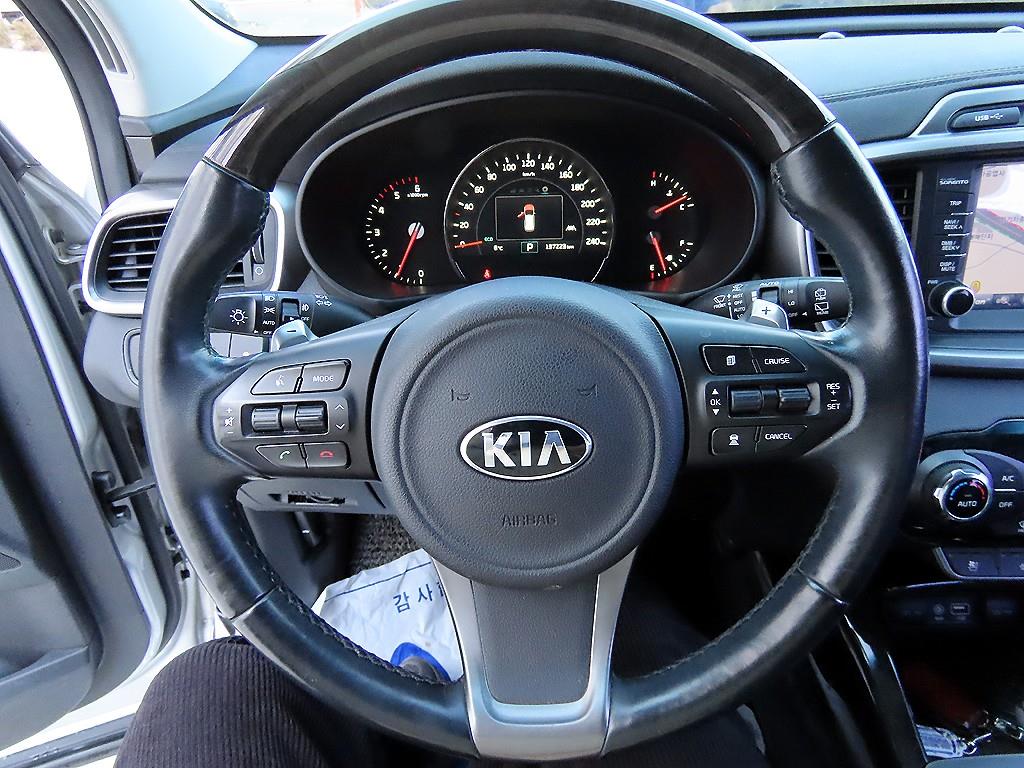 KIA Sorento - Vista 8