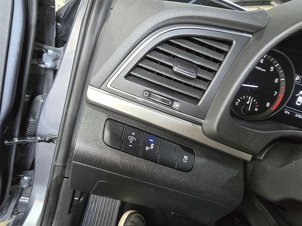 HYUNDAI Avante 2017 Gris - Importación desde Corea - HF Imports Iquique - Foto 13