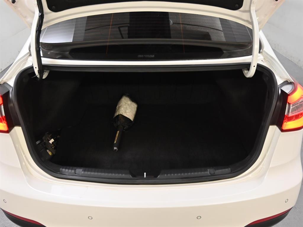 KIA K3 2015 Blanco - Importación desde Corea - HF Imports Iquique - Foto 18