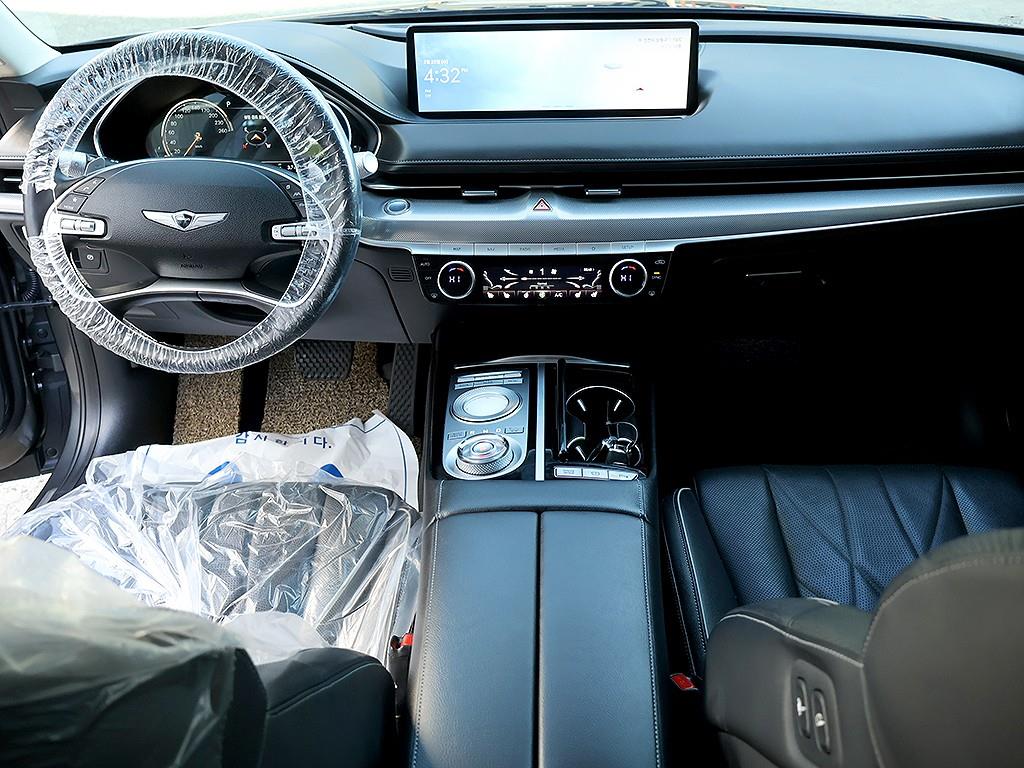 Genesis G80 - Vista 9