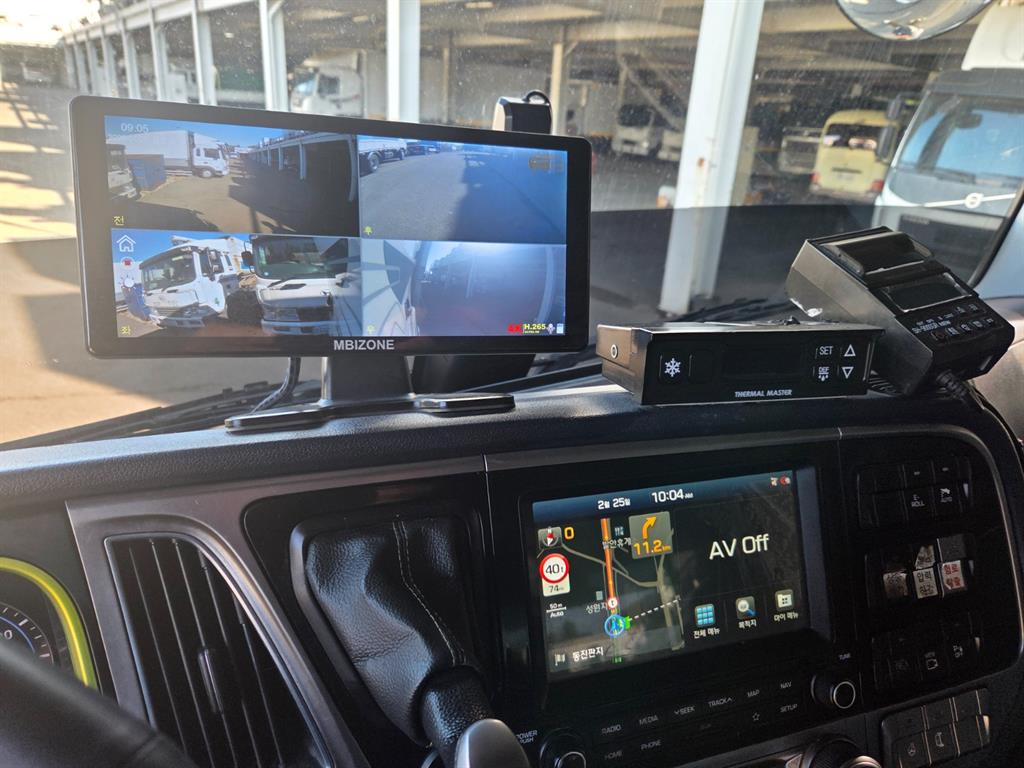 medium and large cargo truck - Vista 12