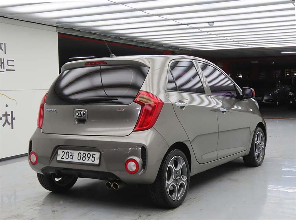 KIA Morning - Vista 4