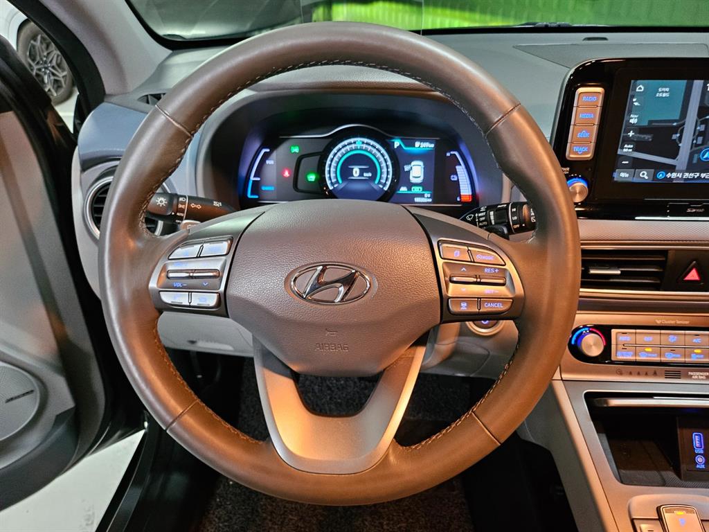 HYUNDAI Kona - Vista 11