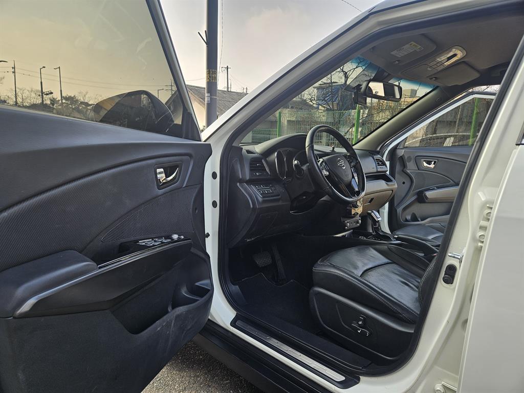 Ssangyong Tivoli - Vista 7