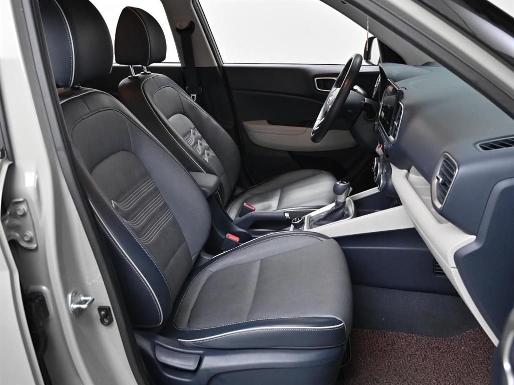 HYUNDAI Venue - Vista 10