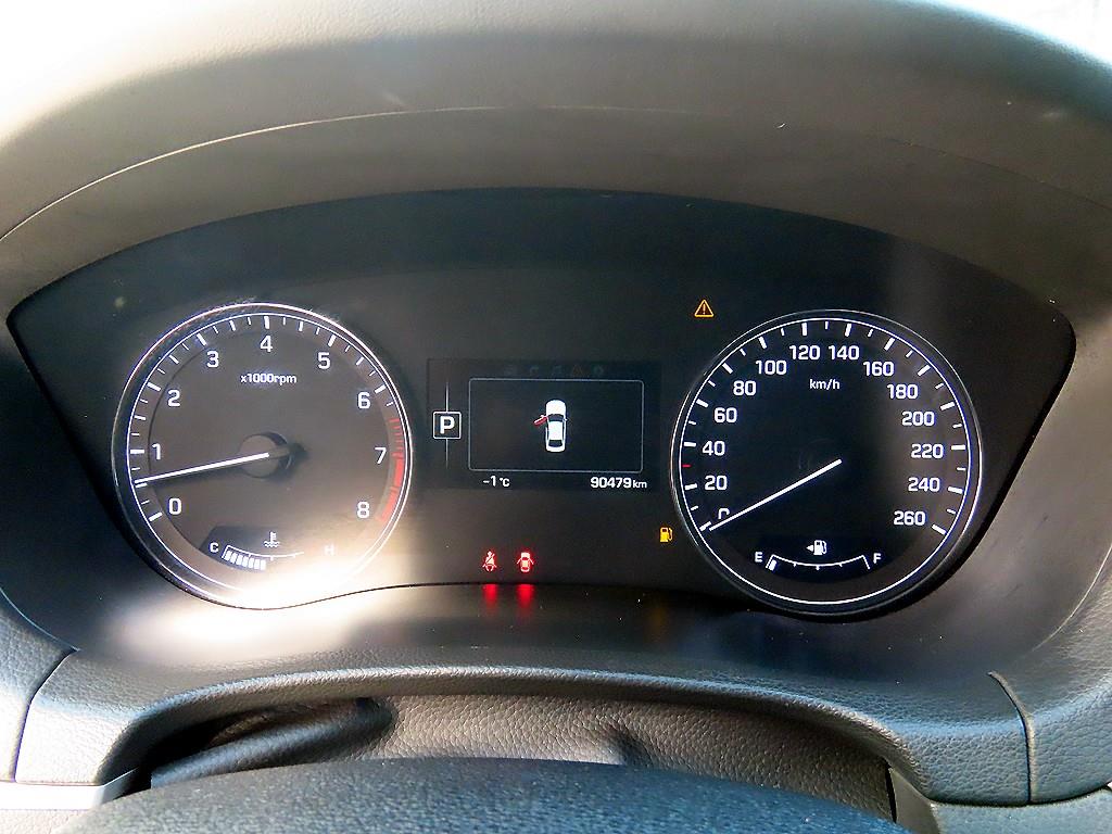 HYUNDAI Genesis - Vista 9