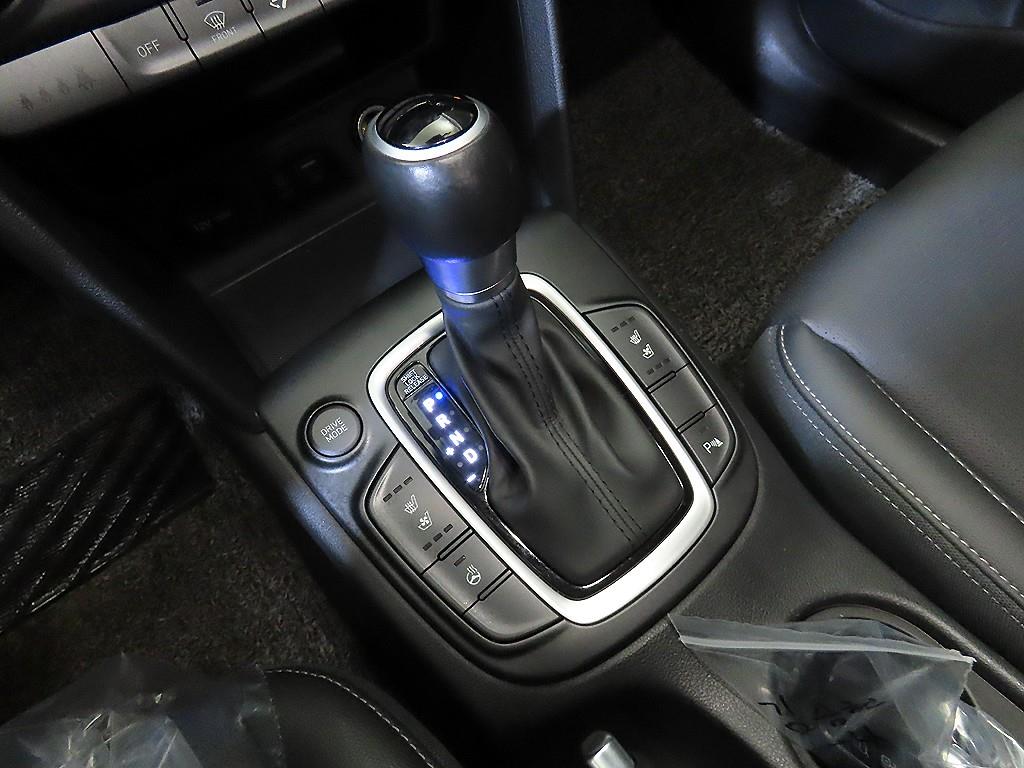 HYUNDAI Kona - Vista 12