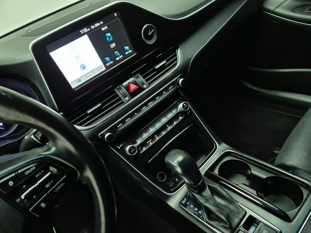 HYUNDAI Grandeur - Vista 10