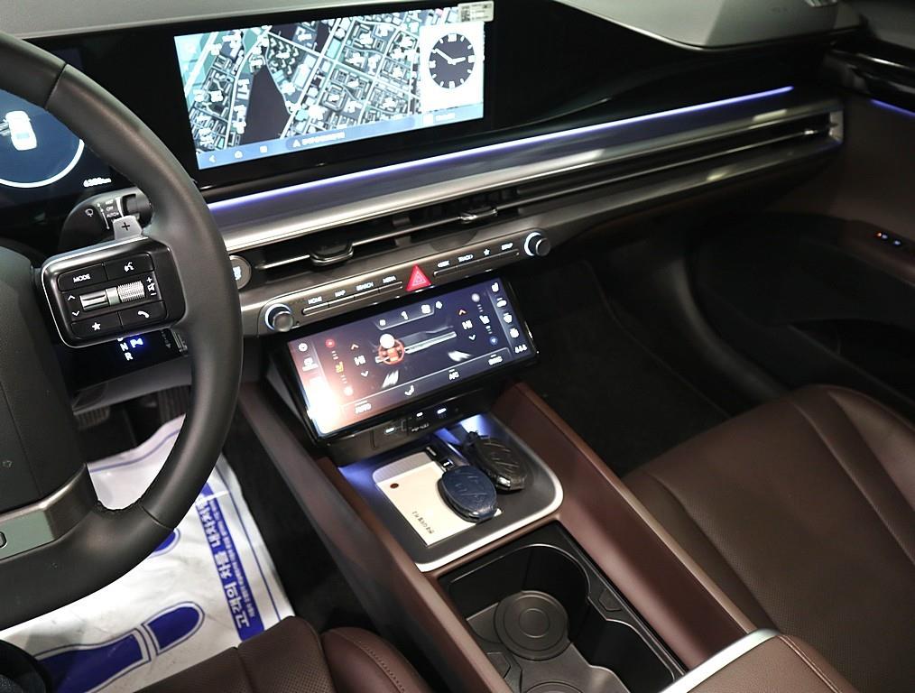 HYUNDAI Grandeur - Vista 11