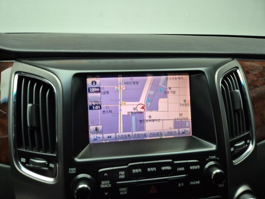 HYUNDAI Equus - Vista 11