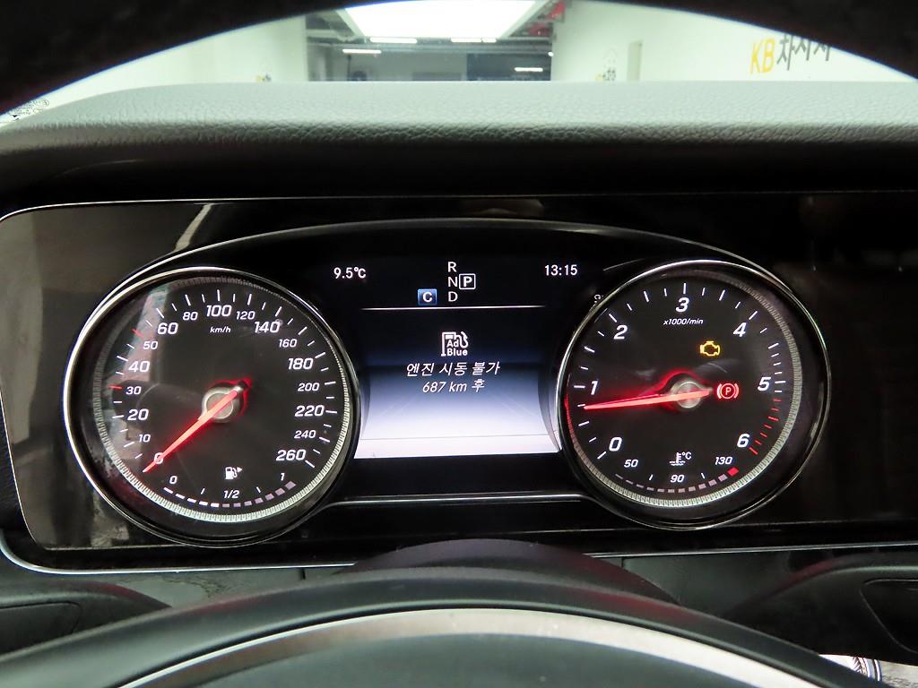 Mercedes Benz E class - Vista 5