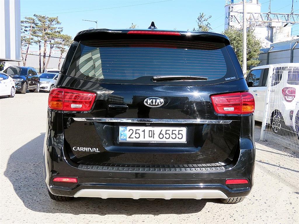 KIA Carnival - Vista 4