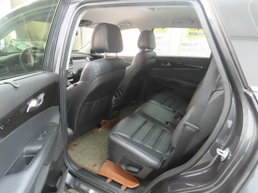 KIA Sorento - Vista 6