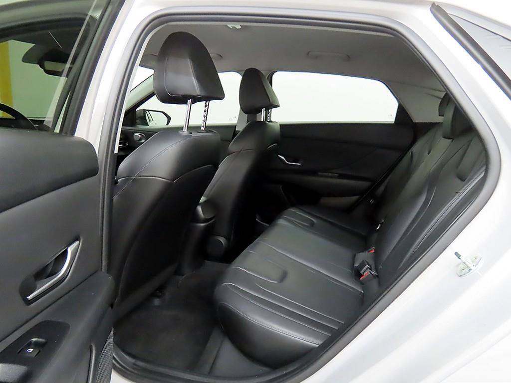 HYUNDAI Avante - Vista 6