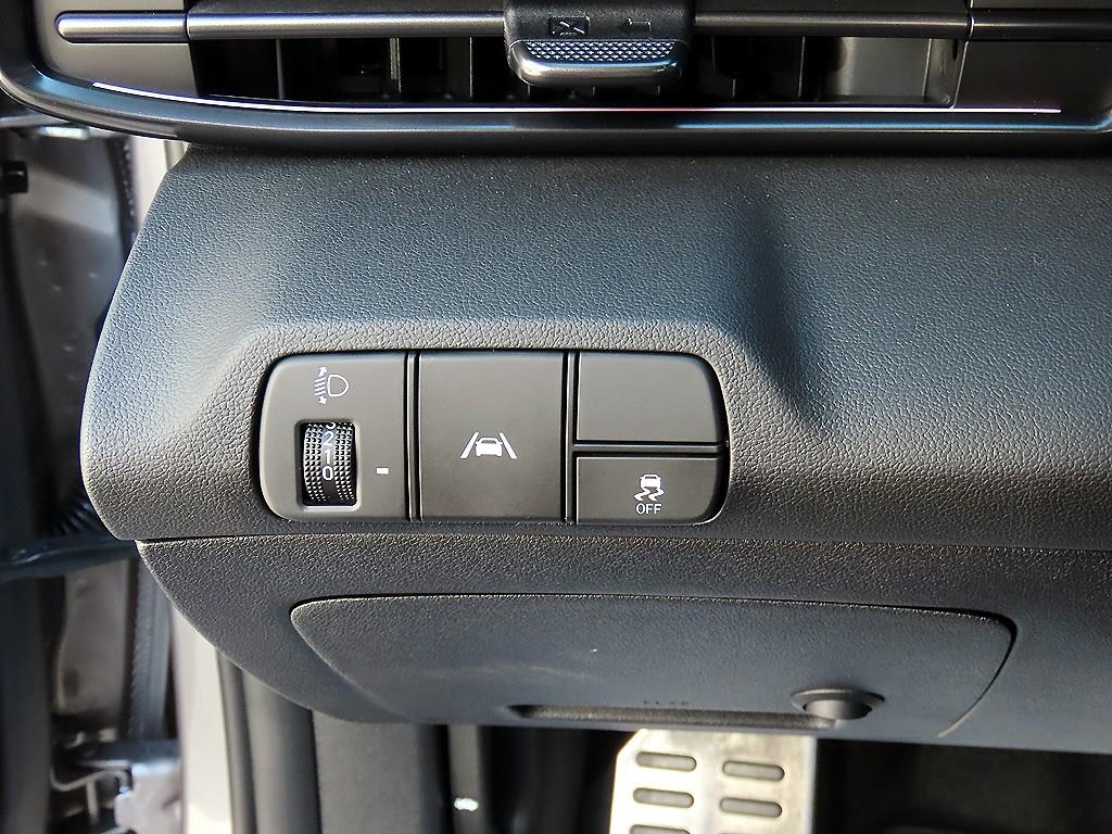 HYUNDAI Avante - Vista 12