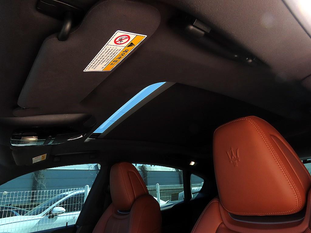 Maserati Levante 2019 Blanco - Importación desde Corea - HF Imports Iquique - Foto 17