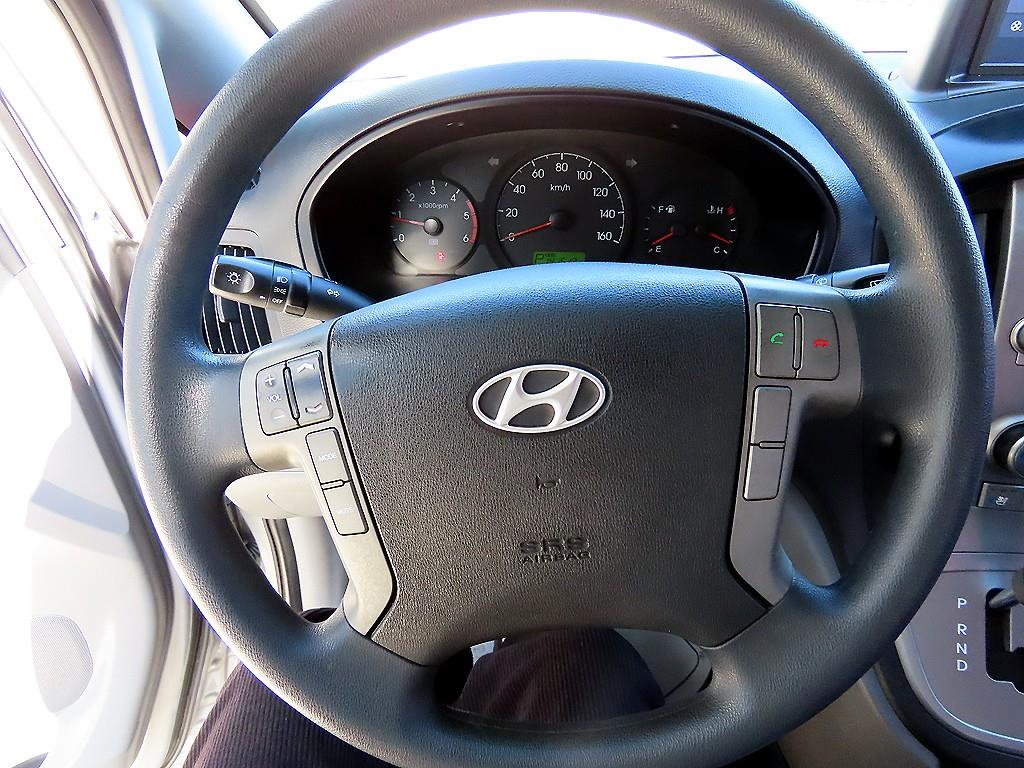 HYUNDAI Starex - Vista 9