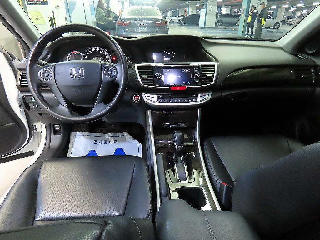 Honda Accord - Vista 10