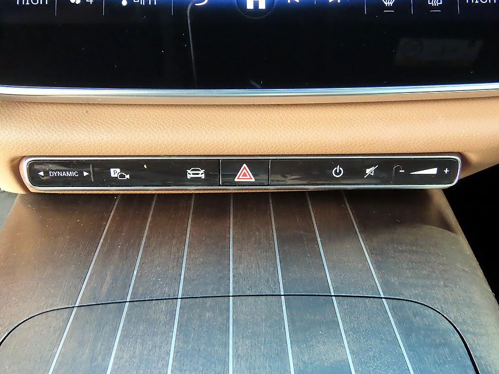 Mercedes Benz E class - Vista 12