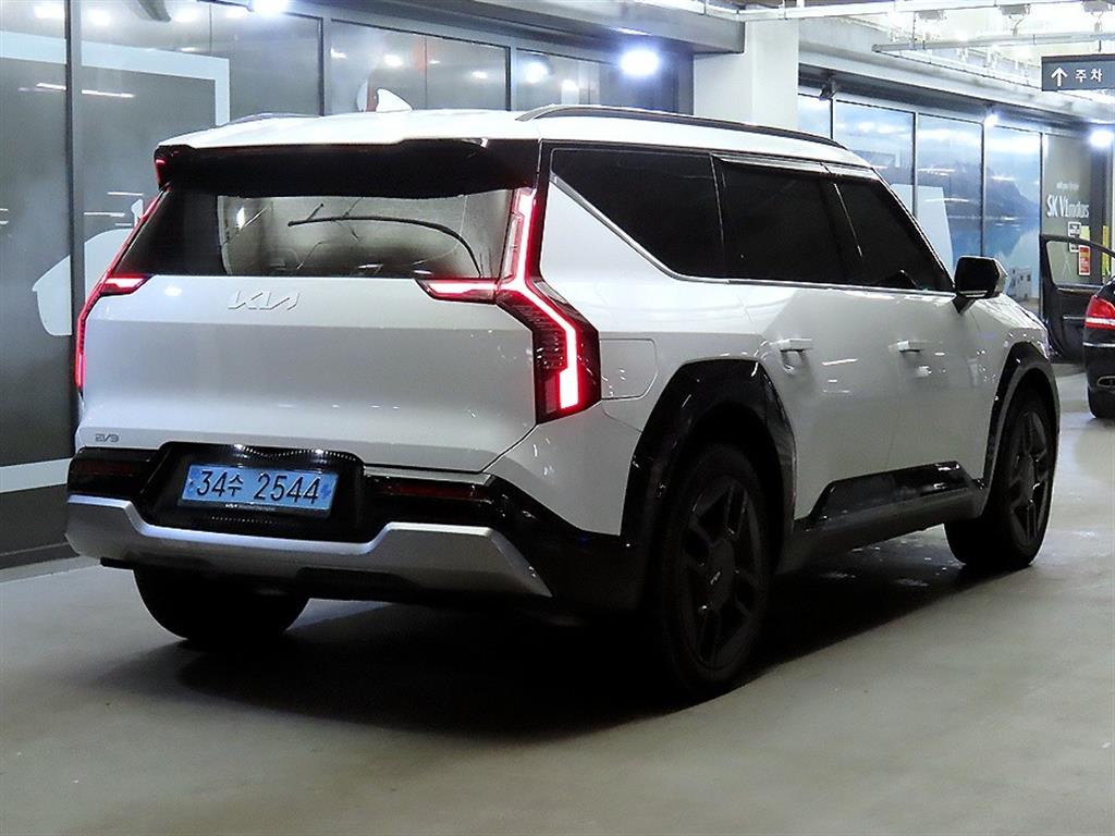 KIA EV9 - Vista 4