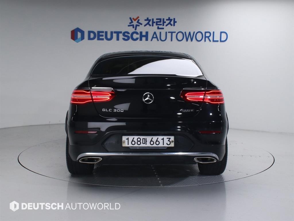 Mercedes Benz GLC Class - Vista 4