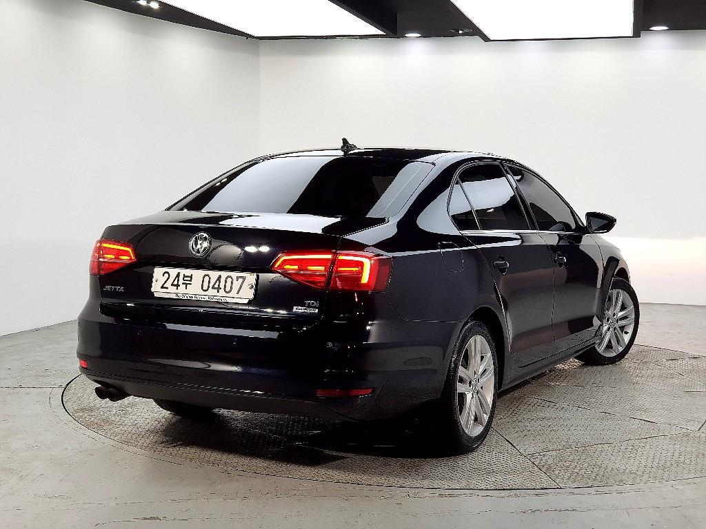 Volkswagen Jetta - Vista 4