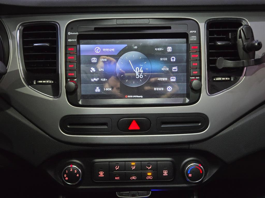 KIA Carens - Vista 11