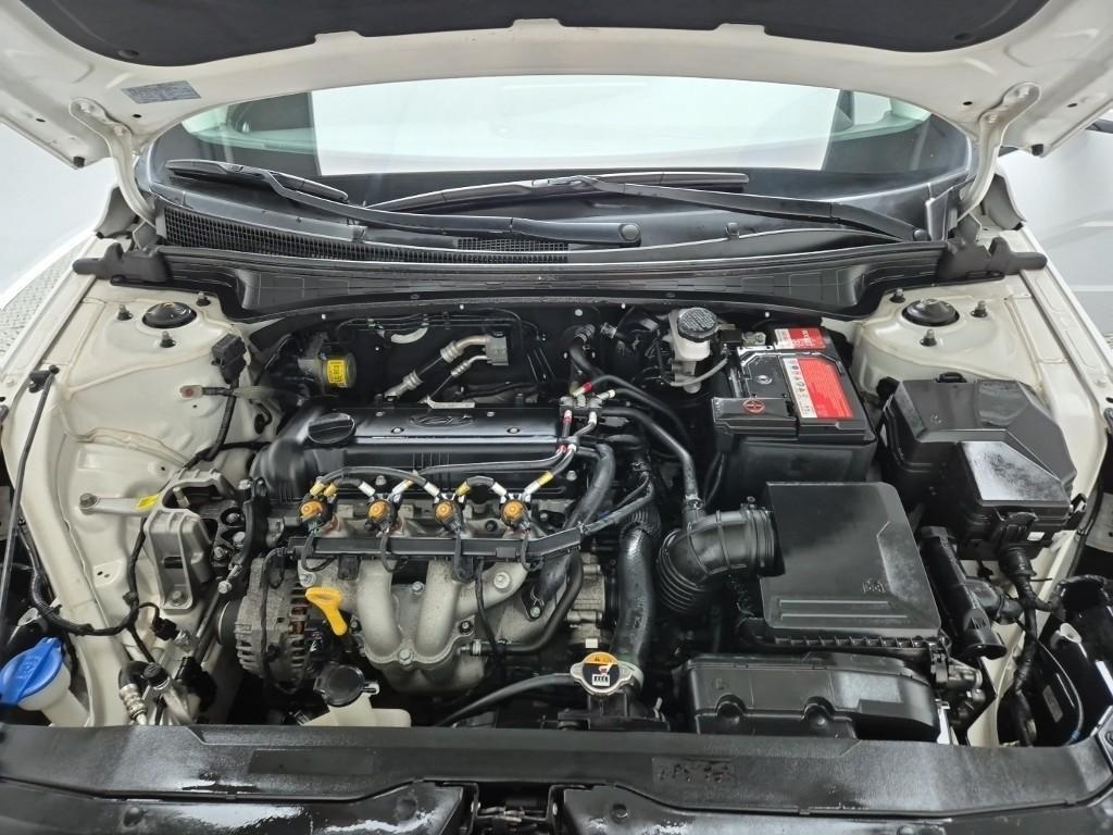 HYUNDAI Avante 2021 Blanco - Importación desde Corea - HF Imports Iquique - Foto 18