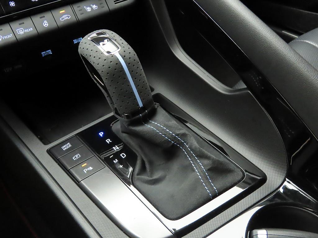 HYUNDAI Avante - Vista 11