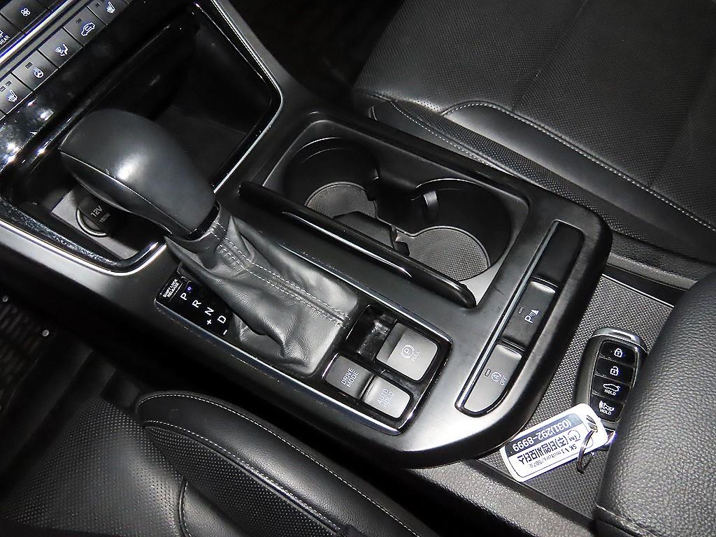 HYUNDAI Grandeur - Vista 12