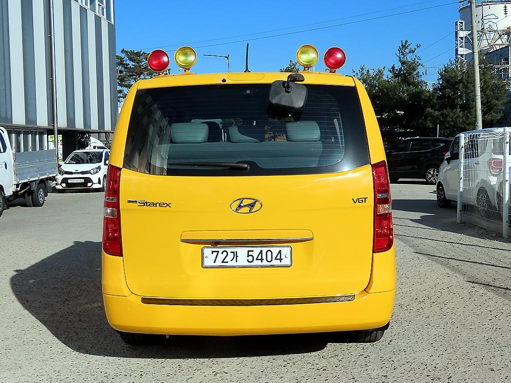 HYUNDAI Starex - Vista 4