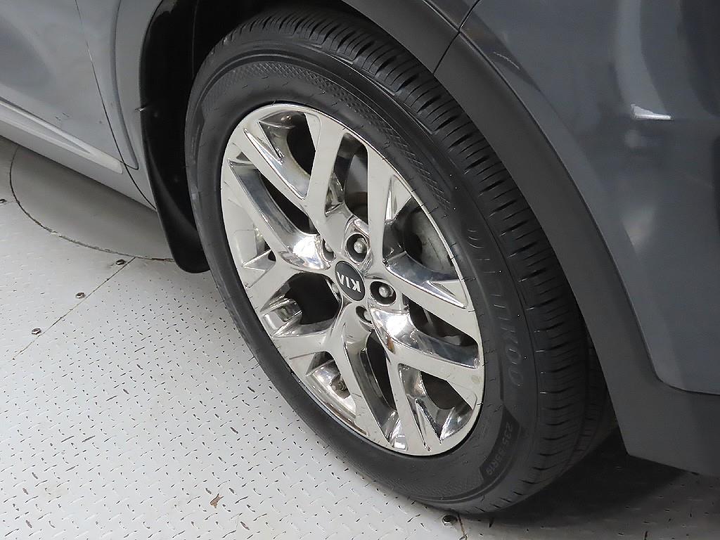 KIA Sorento - Vista 9