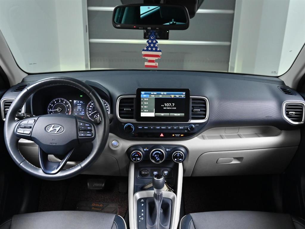 HYUNDAI Venue - Vista 7