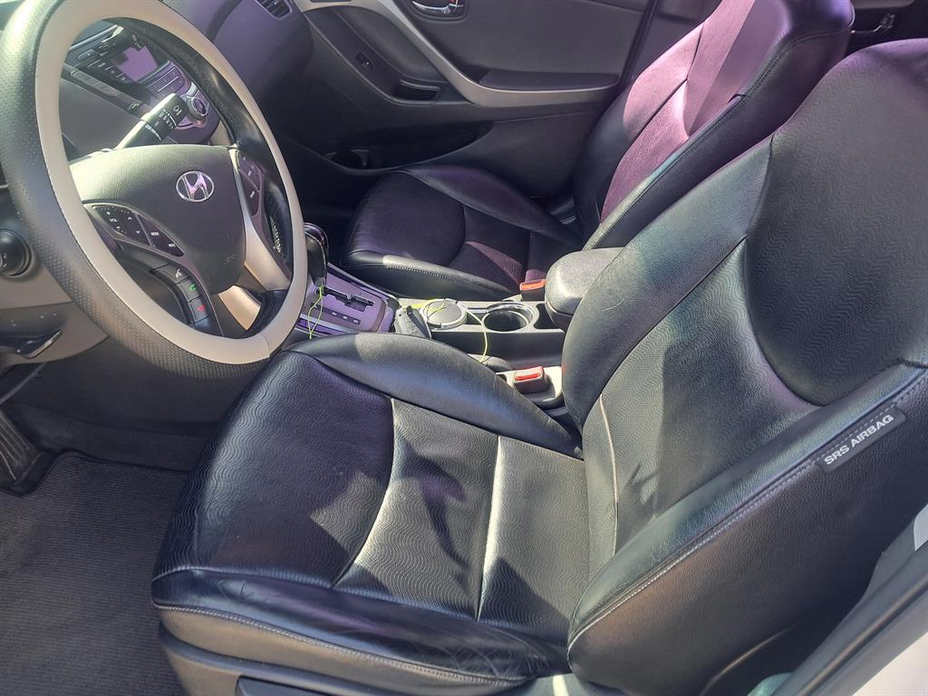 HYUNDAI Avante - Vista 7