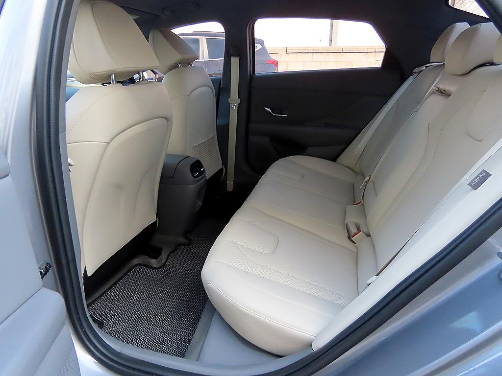 HYUNDAI Avante - Vista 6