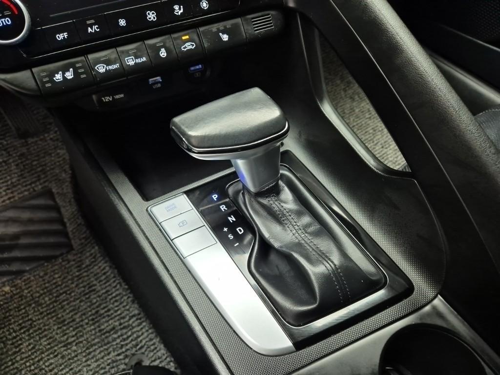 HYUNDAI Avante - Vista 10