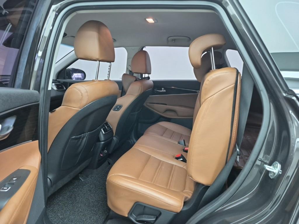 KIA Sorento - Vista 12