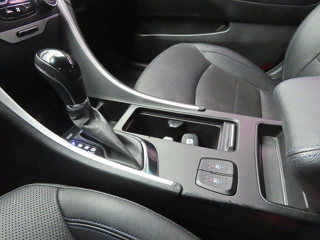 HYUNDAI Sonata - Vista 11