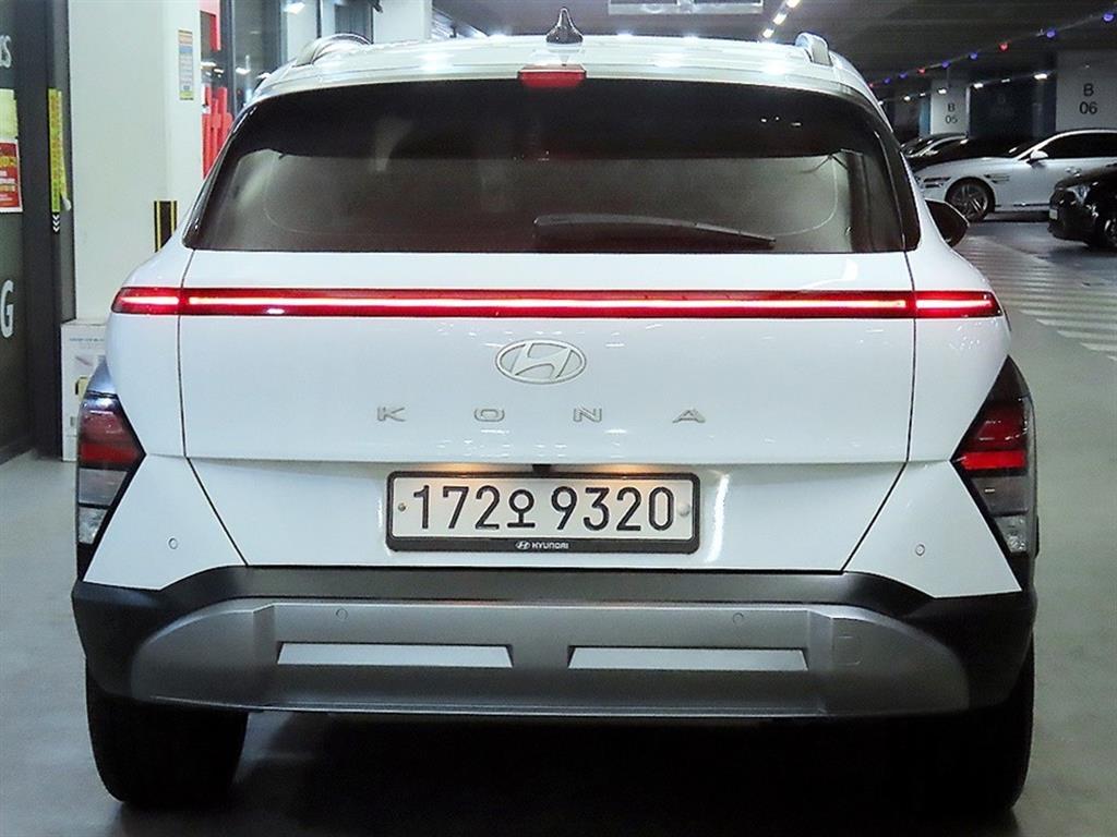HYUNDAI Kona - Vista 4