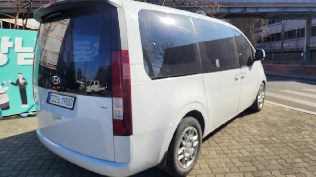 HYUNDAI Staria - Vista 4