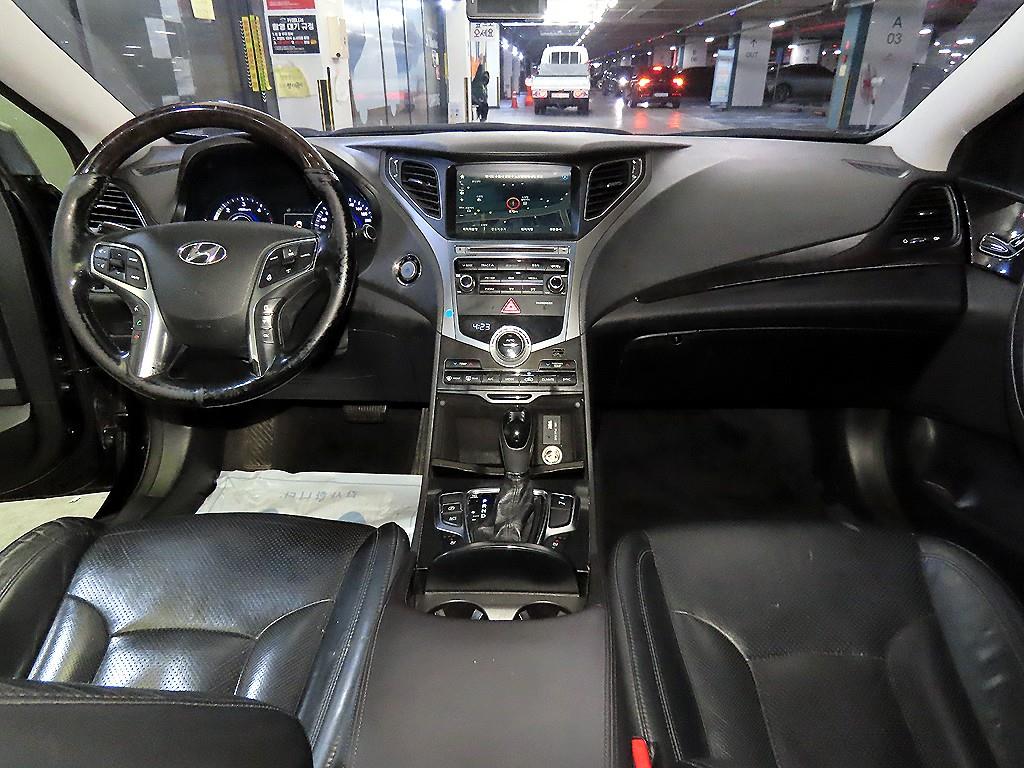 HYUNDAI Grandeur - Vista 10