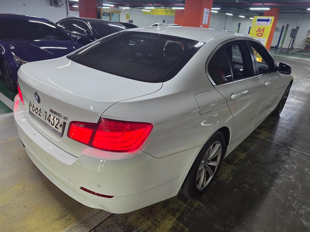 BMW 5 Series - Vista 4