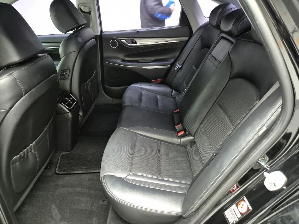 HYUNDAI Grandeur - Vista 12