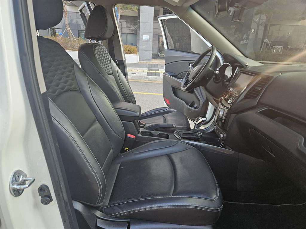 Ssangyong Tivoli - Vista 10