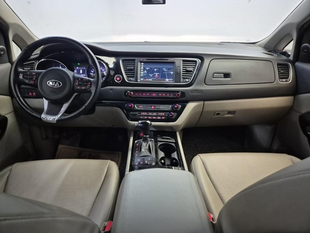 KIA Carnival - Vista 7