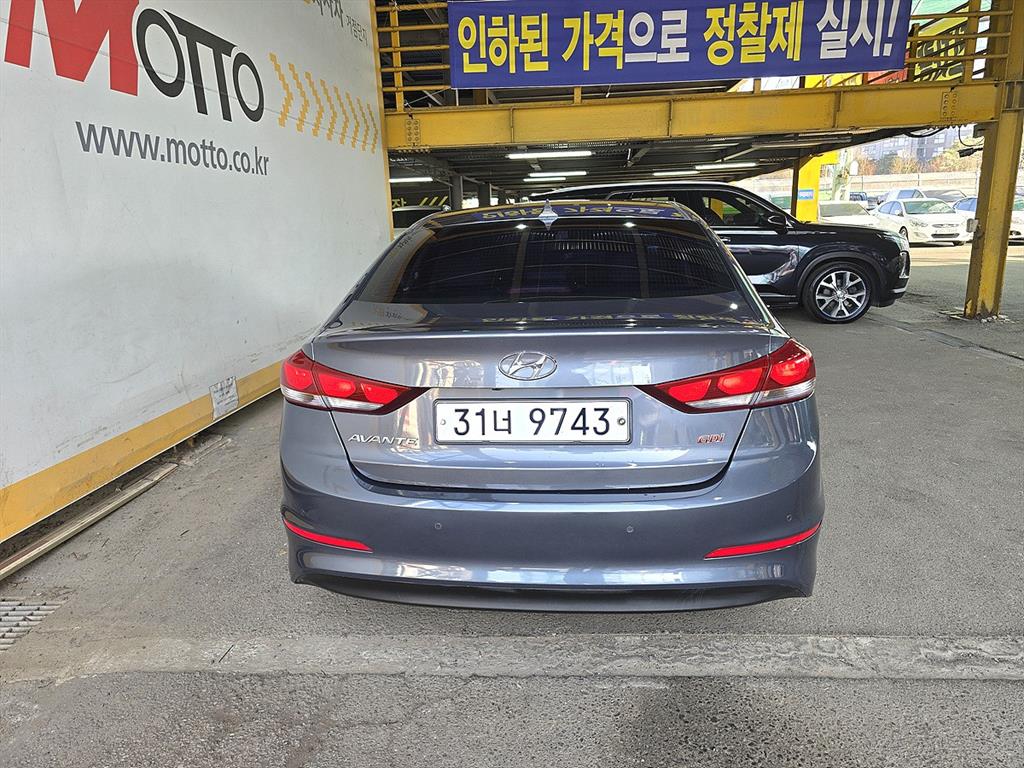 HYUNDAI Avante - Vista 6